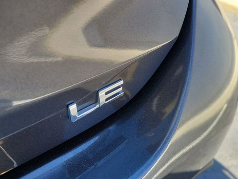 Used 2023 Toyota Highlander LE image 7