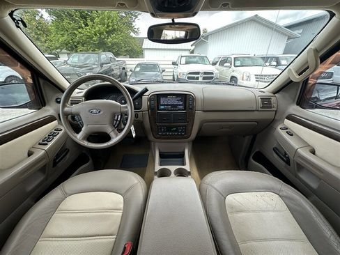 Used 2004 Ford Explorer Eddie Bauer AWD/4WD image 4