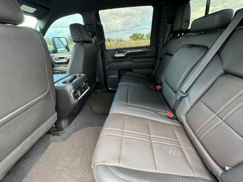 Used 2024 Chevrolet Silverado 2500 High Country w/ Technology Package AWD/4WD image 29