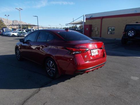 Used 2021 Nissan Versa SV FWD image 6