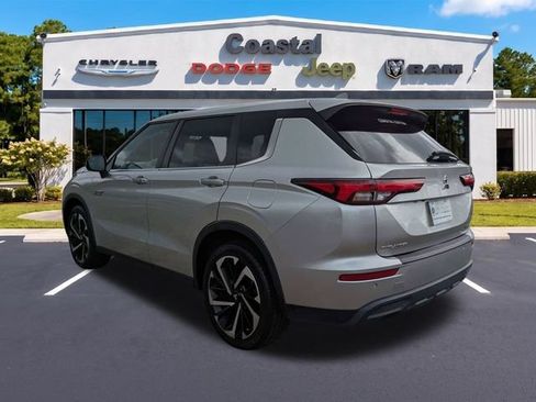 Used 2023 Mitsubishi Outlander SE AWD/4WD image 6
