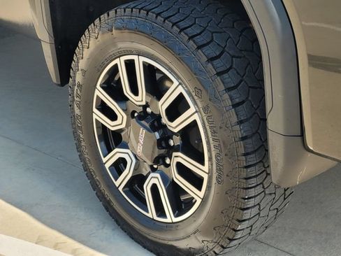 Used 2022 GMC Sierra 2500 AT4 w/ AT4 Preferred Package AWD/4WD image 7