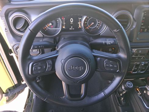 Used 2022 Jeep Gladiator Sport image 13