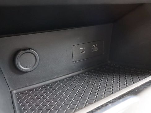 Used 2025 Nissan Pathfinder SV FWD image 26