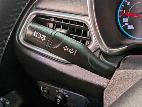 Used 2019 Chevrolet Equinox LT FWD image 16