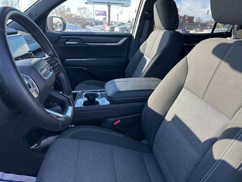 Used 2025 GMC Acadia Elevation image 6