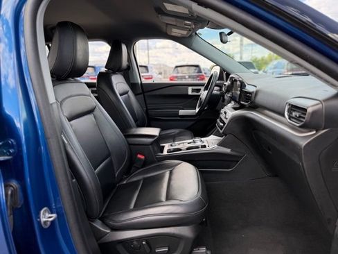 Certified 2023 Ford Explorer XLT w/ Equipment Group 202A AWD/4WD image 15