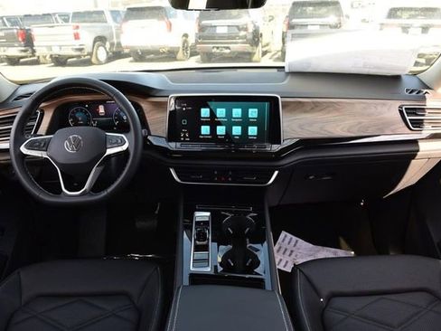 New 2026 Volkswagen Atlas SE image 7