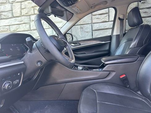 Used 2022 Jeep Grand Cherokee Limited 4xe w/ Luxury Tech Group II image 8