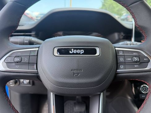 Used 2025 Jeep Compass Trailhawk w/ Trailer Tow Group AWD/4WD image 27