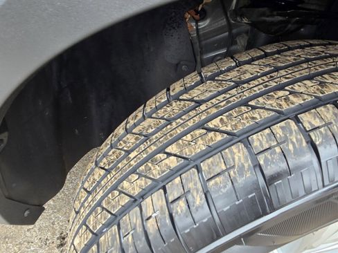 Used 2018 Volkswagen Tiguan S image 29