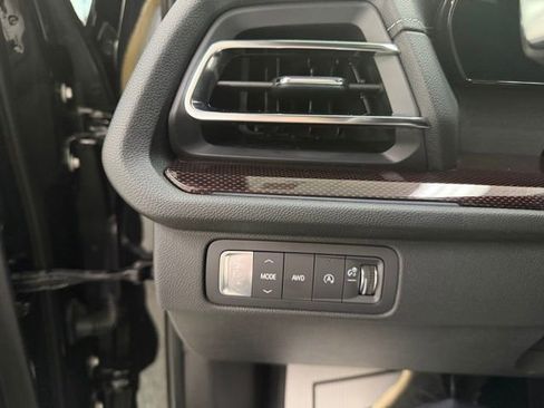 Used 2025 Chevrolet Traverse Z71 AWD/4WD image 15