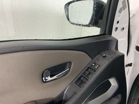 Used 2022 Nissan Frontier SV image 8