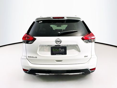 Used 2018 Nissan Rogue SV FWD image 7
