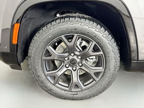 New 2026 Jeep Grand Wagoneer 4WD image 37