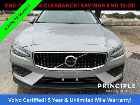 Certified 2025 Volvo V60 B5 Cross Country Plus image 5