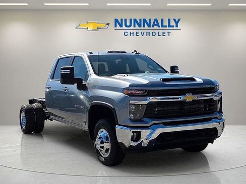 New 2026 Chevrolet Silverado 3500 LT w/ Convenience Package AWD/4WD image 6
