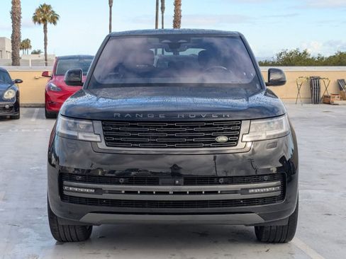 Used 2023 Land Rover Range Rover SE image 2