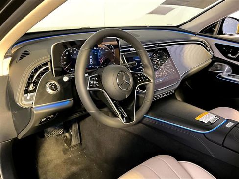 New 2026 Mercedes-Benz E 450 4MATIC Sedan image 9