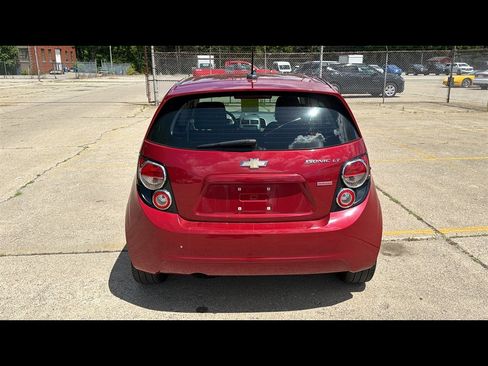 Used 2016 Chevrolet Sonic LT w/ Wheels and Fog Lamp Package FWD image 27