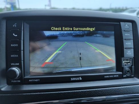 Used 2013 Dodge Grand Caravan R/T w/ Driver Convenience Group FWD image 19