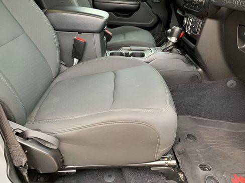 Used 2021 Jeep Wrangler Unlimited Sport image 17