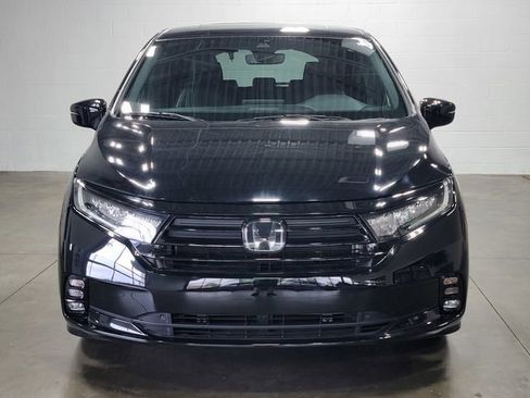 Certified 2023 Honda Odyssey Sport image 3