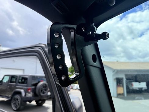 Used 2017 Jeep Wrangler Unlimited Sport AWD/4WD image 16