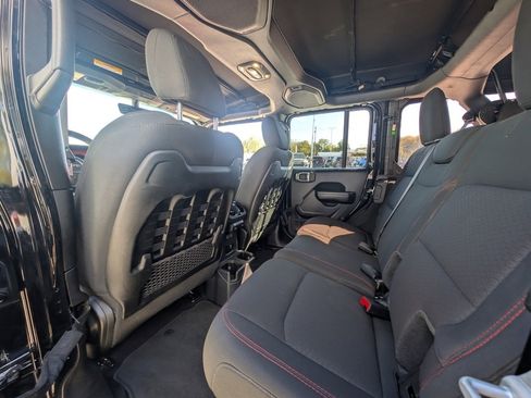 Used 2021 Jeep Wrangler Unlimited Rubicon w/ Xtreme Recon 35" Tire Package image 18