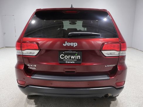 Certified 2022 Jeep Grand Cherokee Laredo X AWD/4WD image 4