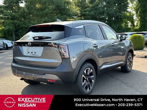 Used 2025 Nissan Kicks SV w/ SV Premium Package image 2