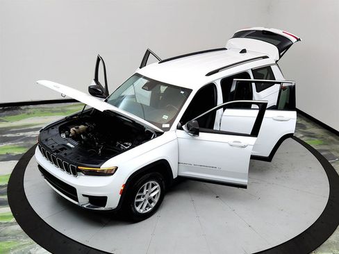 Used 2021 Jeep Grand Cherokee L Laredo w/ Luxury Tech Group I AWD/4WD image 36