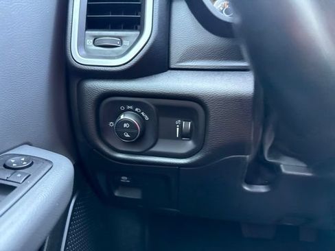 Used 2022 RAM 1500 Big Horn AWD/4WD image 15