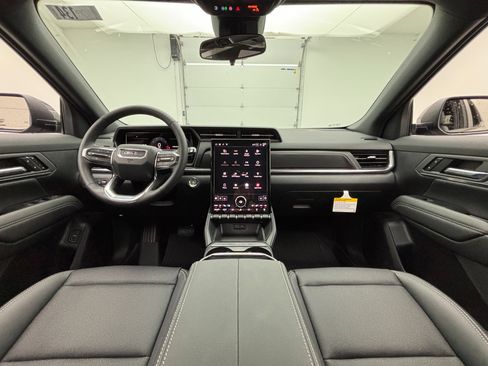 New 2027 GMC Terrain Elevation w/ Elevation Premium Package FWD image 3