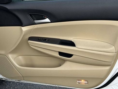 Used 2011 Honda Accord LX-P image 7