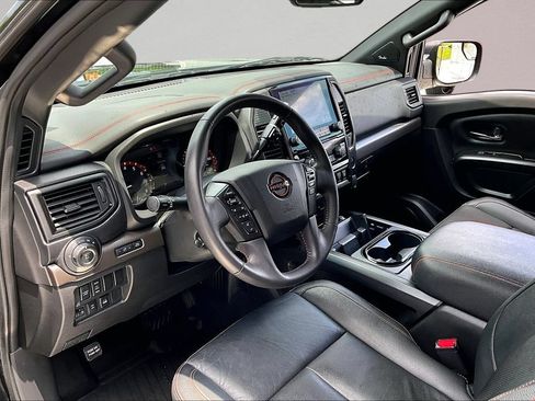 Used 2024 Nissan Titan PRO-4X w/ Pro-4x Convenience Package AWD/4WD image 18