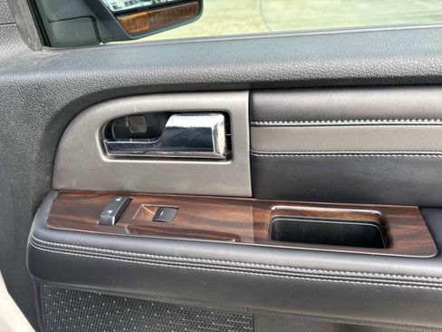 Used 2015 Ford Expedition EL Platinum image 13