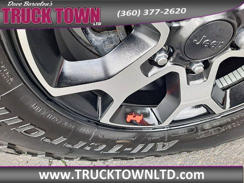 Used 2017 Jeep Wrangler Unlimited Sport w/ Quick Order Package 24S image 10