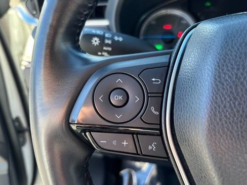 Used 2021 Toyota Venza Limited image 14