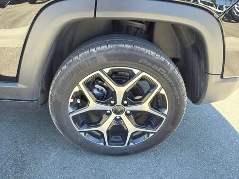 Used 2025 Jeep Compass Limited AWD/4WD image 12
