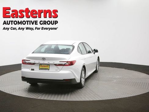 Used 2025 Toyota Camry LE FWD image 38
