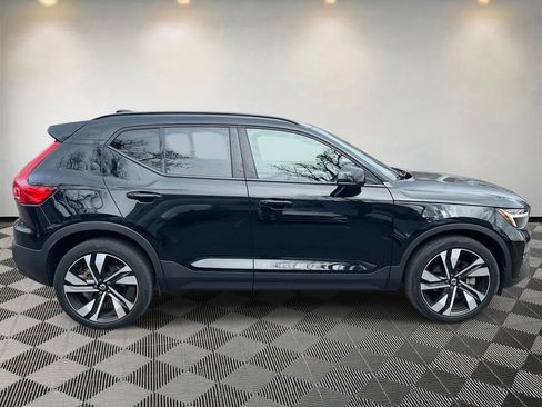 Used 2023 Volvo XC40 B4 Plus w/ Driver Assist Package image 2