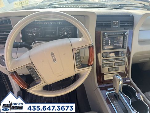 Used 2011 Lincoln Navigator L 4WD image 11