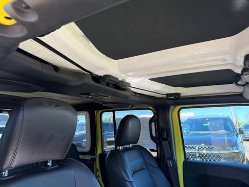 Used 2023 Jeep Wrangler Unlimited Rubicon 4xe w/ Cold Weather Group AWD/4WD image 21