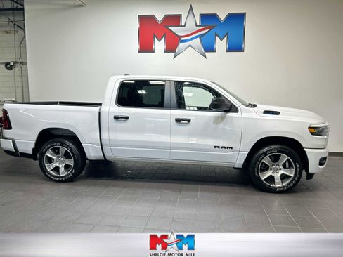 Used 2025 RAM 1500 Tradesman AWD/4WD image 1