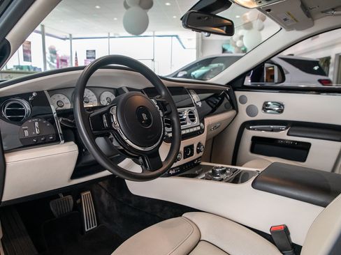 Used 2018 Rolls-Royce Ghost image 20