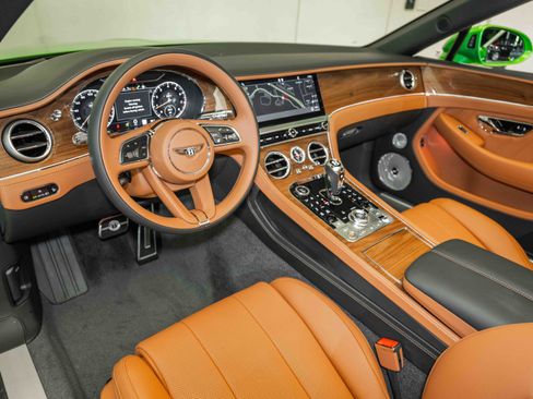 Certified 2024 Bentley Continental GT V8 AWD/4WD image 4