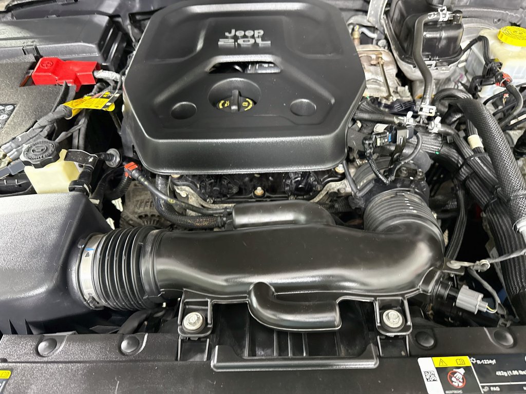 Used 2021 Jeep Wrangler Unlimited Rubicon AWD/4WD image 32