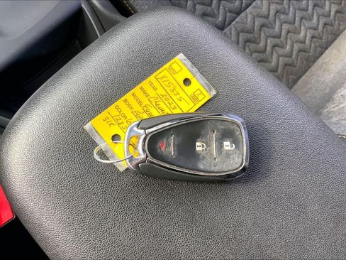 Used 2023 Chevrolet Equinox LT FWD image 32