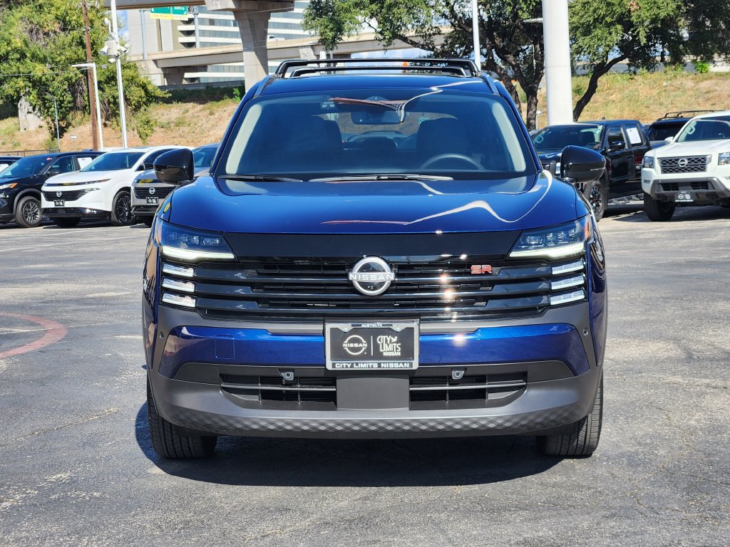 Used 2026 Nissan Kicks SR w/ SR Premium Package FWD image 2